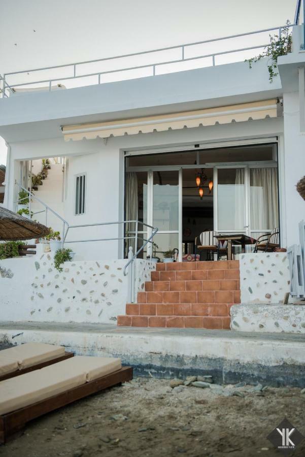 Komissa΄S Beach House Агия-Пелагия  Экстерьер фото